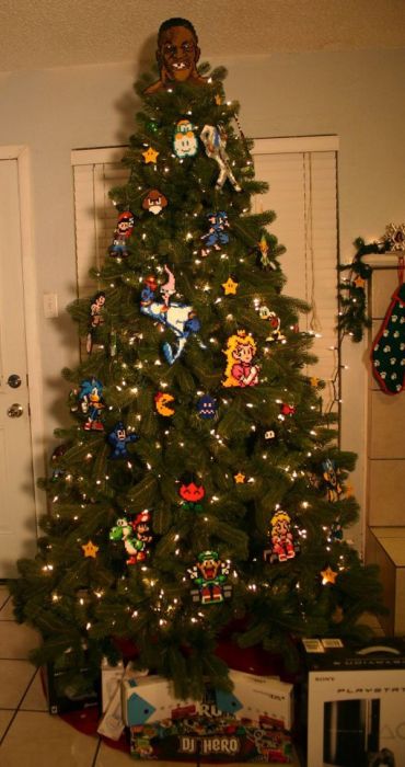 Nerdy Christmas Trees (26 pics)