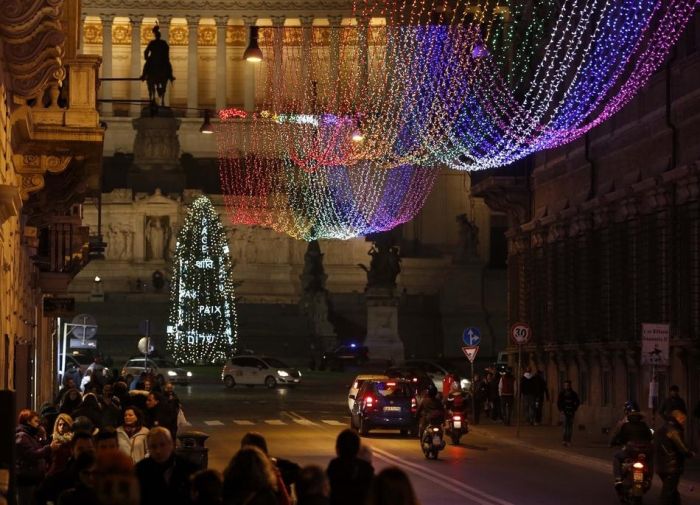 Christmas Celebration Around the World (55 pics)