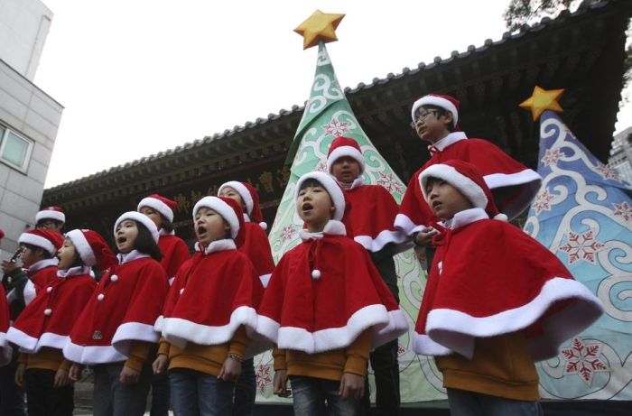 Christmas Celebration Around the World (55 pics)