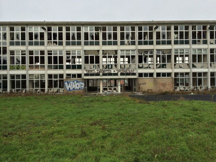 Graffiti Inside an Abandoned Nursing Home (23 pics)