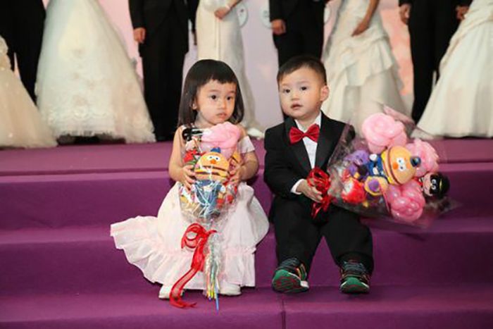 Weddings at McDonald's (24 pics)