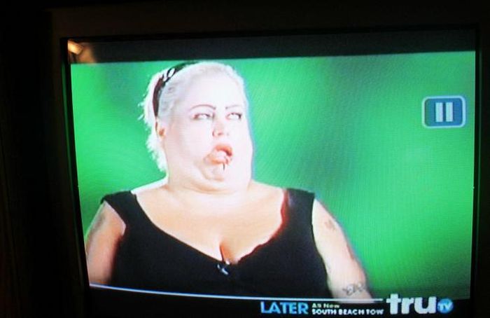 Videos Paused At The Worst Possible Moments (25 pics)