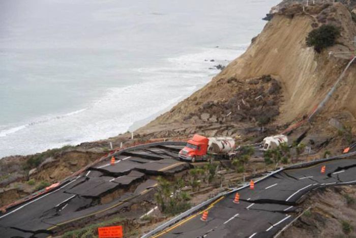 Landslide in Mexico (21 pics)