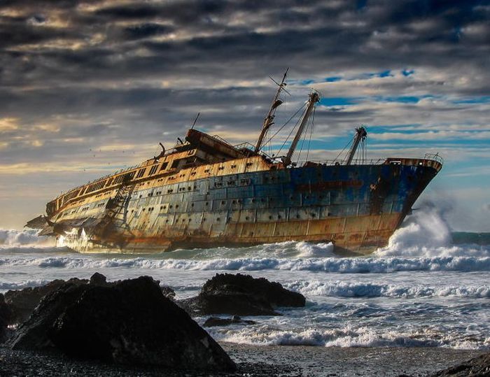 Abandoned Places Around the Globe (31 pics)