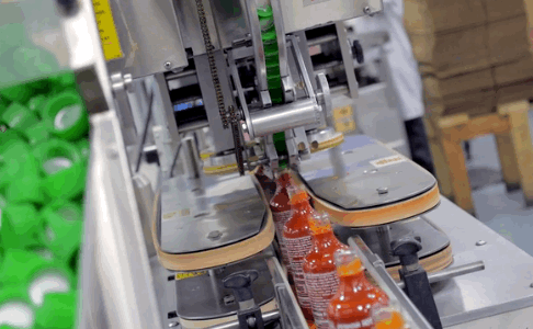 How Sriracha Is Made (23 gifs)