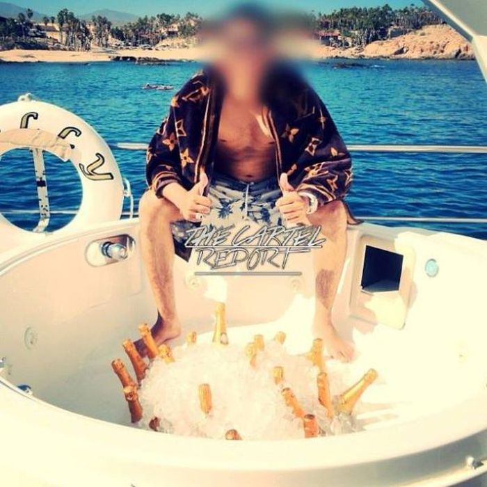 Mexican Drug Lord Posts Photos to Social Networks (36 pics)