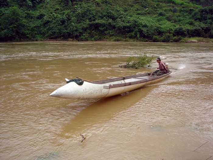 Canoes Made Out of Fighter Jet Fuel Tanks (4 pics)