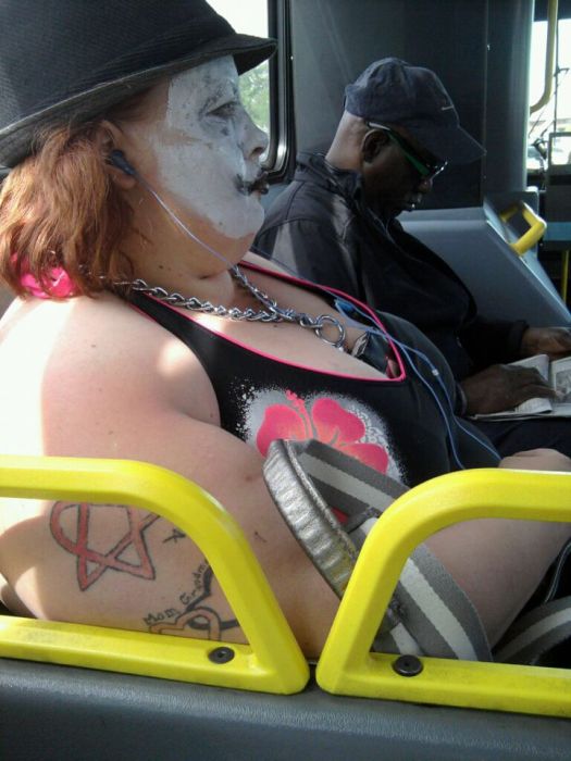 Funny People of Public Transport (49 pics)