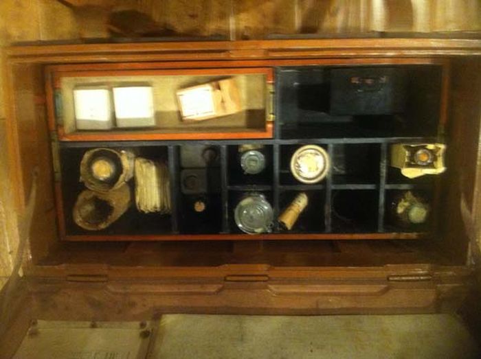 Medical Chest (24 pics)