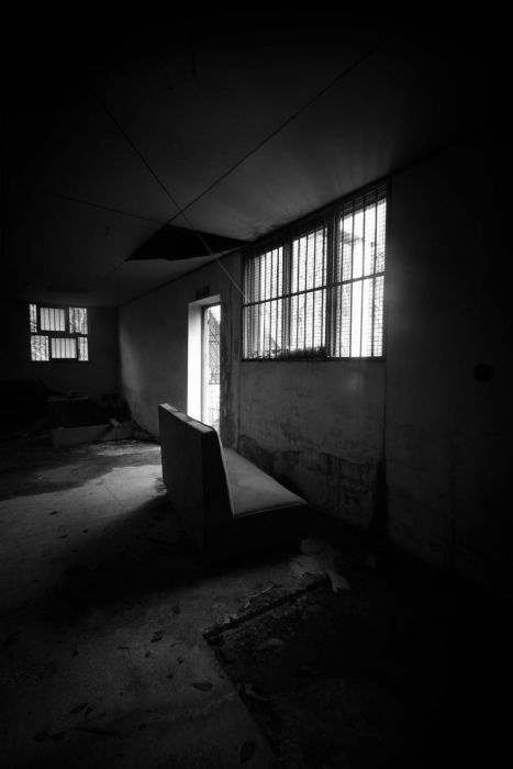 Abandoned Mental Hospital (24 pics)