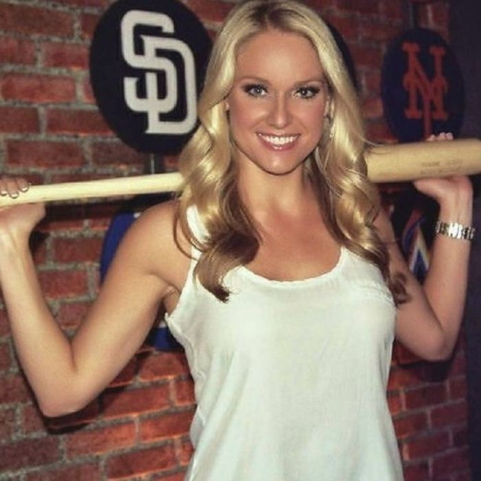 The Hottest Female Sportscasters on TV (50 pics)