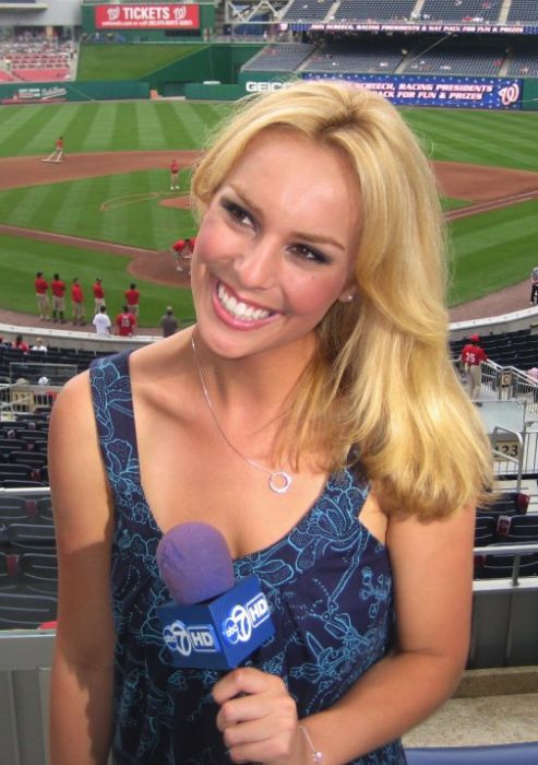 The Hottest Female Sportscasters on TV (50 pics)