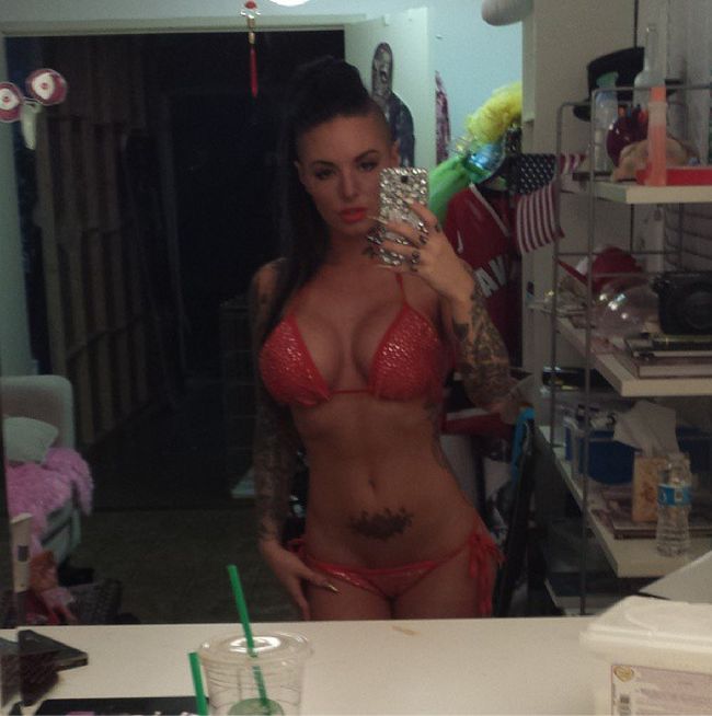Christy Mack Is Offering A Blow Job Pics
