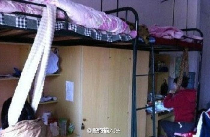 This Is How Chinese Students Study at Night (9 pics)