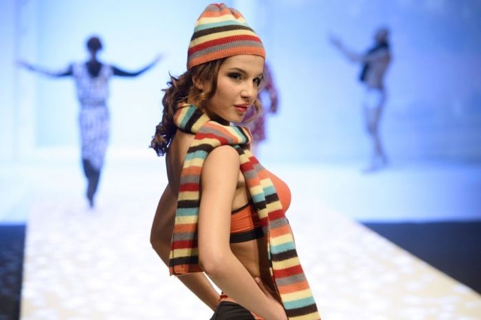 Lingerie Fashion Show (28 pics)
