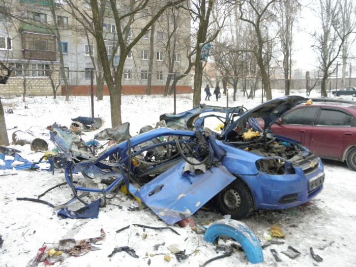 Methane Gas Cylinder Exploded Inside a Car (6 pics)