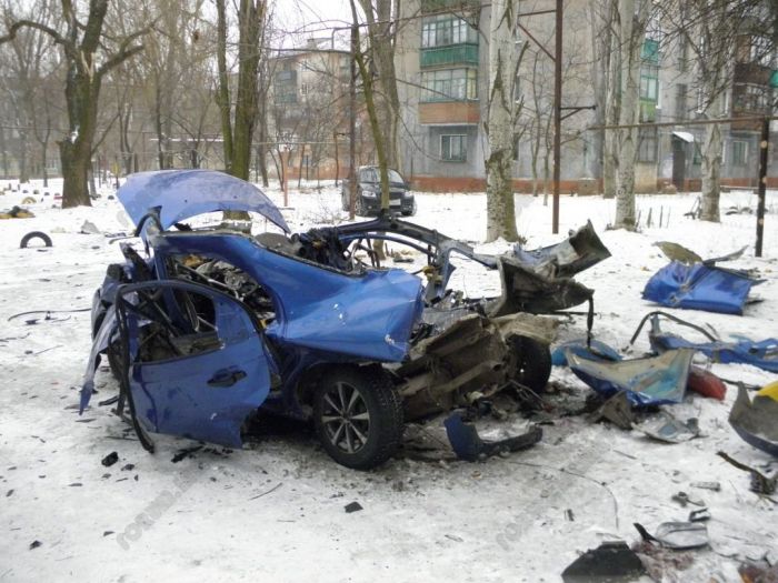 Methane Gas Cylinder Exploded Inside a Car (6 pics)