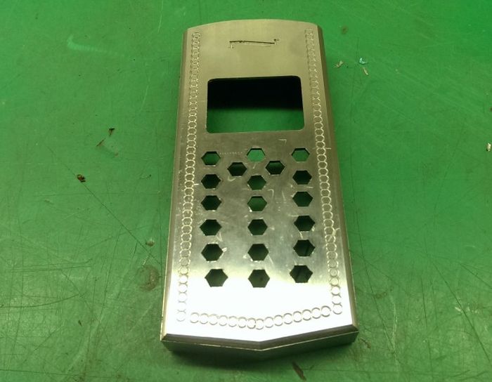 DIY Vertu Phone (12 pics)