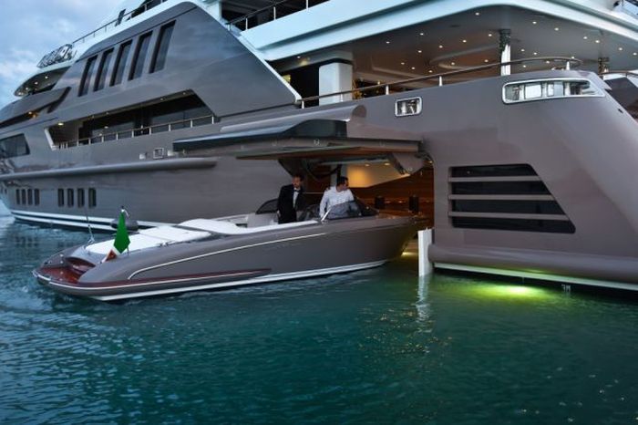 Awesome Luxury Yacht CRN 125 J'Ade (25 pics)
