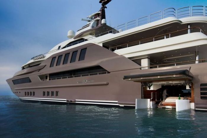 Awesome Luxury Yacht CRN 125 J'Ade (25 pics)