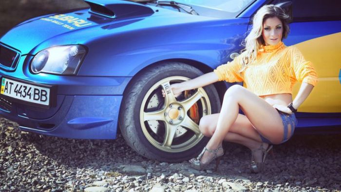 Hot Girls and Awesome Cars (52 pics)