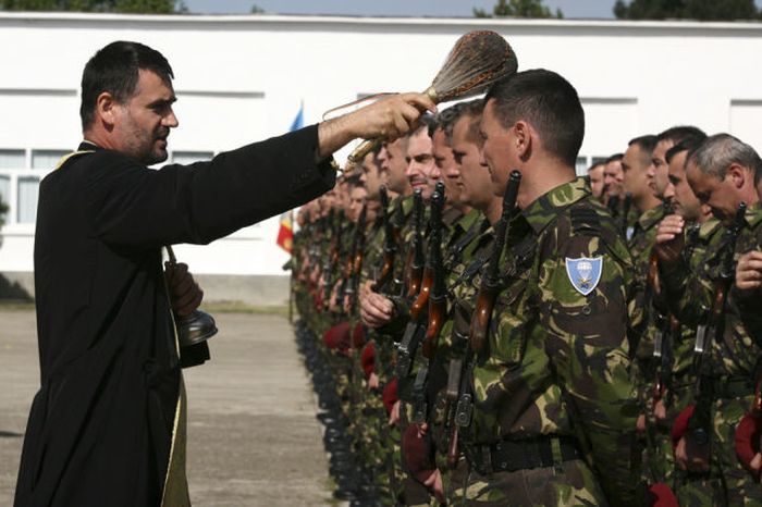 Romanian Priests Bless Just About Everything (20 pics)