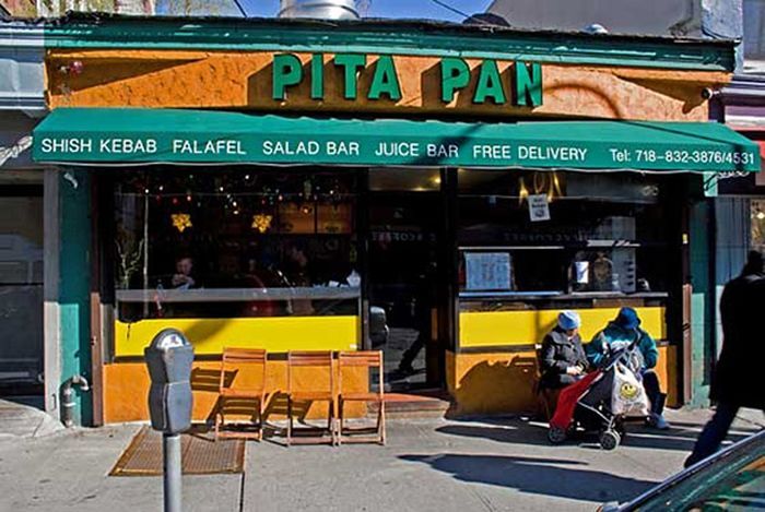 Ridiculous Business Names (32 pics)