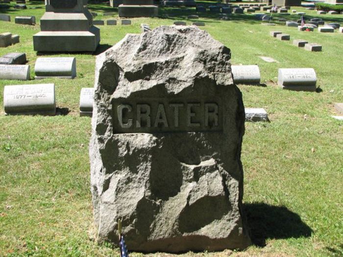 Tombstones With a Sense of Humor (15 pics)