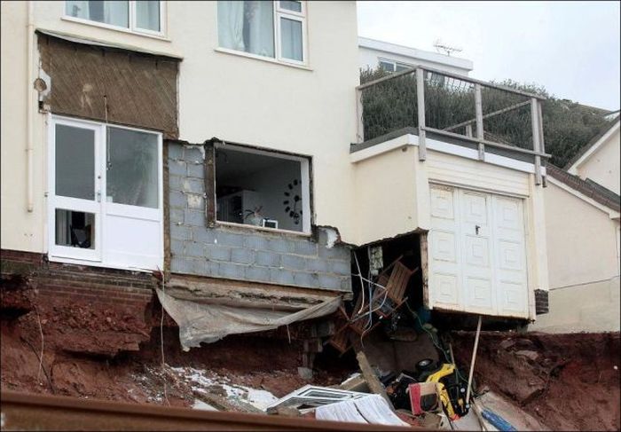 Aftermath of the Storm in the UK (11 pics)