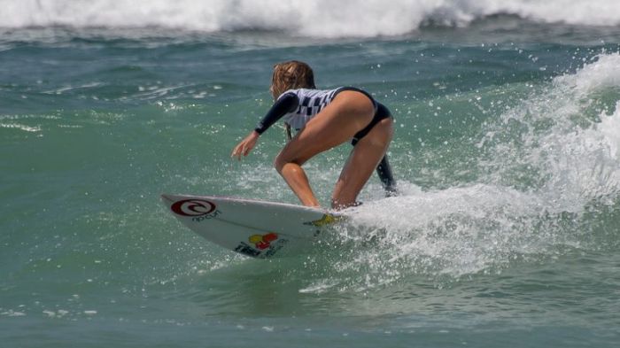 Alana Blanchard, Bikini Surfer Girl (40 pics)