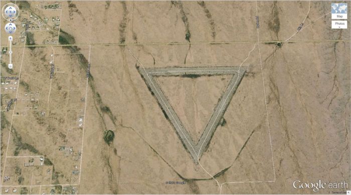 Amazing Finds on Google Earth (50 pics)