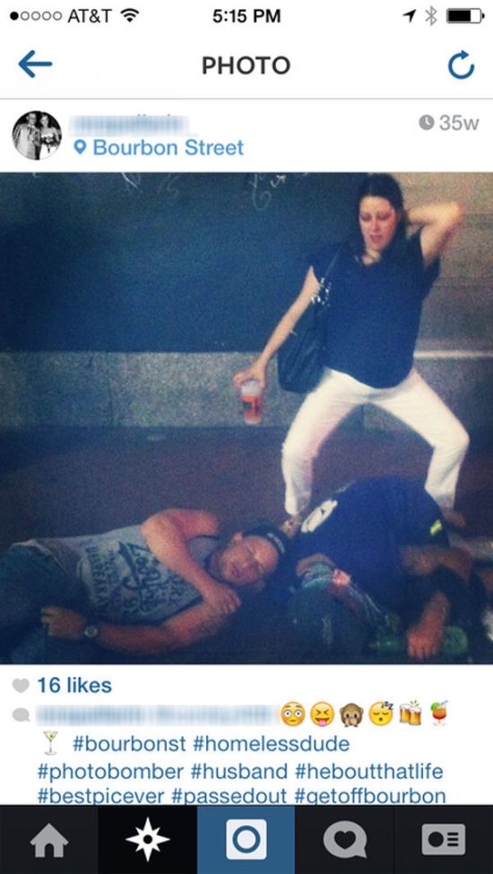 Posing with Homeless People is a New Selfie Trend (21 pics)