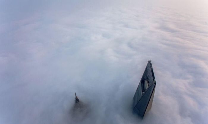 On the Top of the Shanghai Tower (13 pics + video)