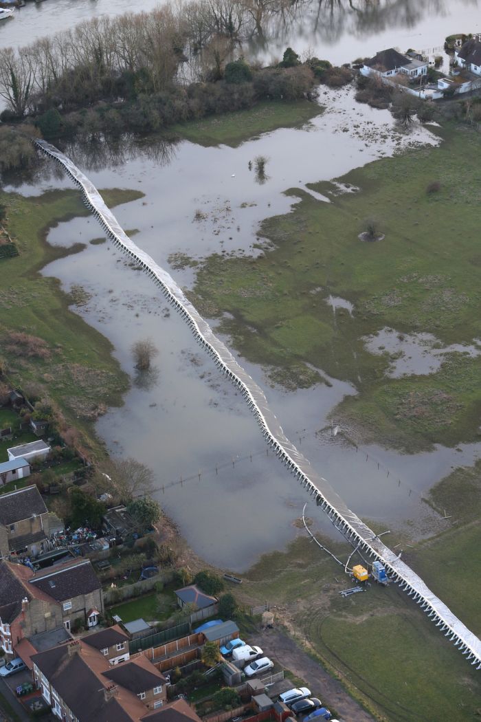 Thames Flooding (37 pics)