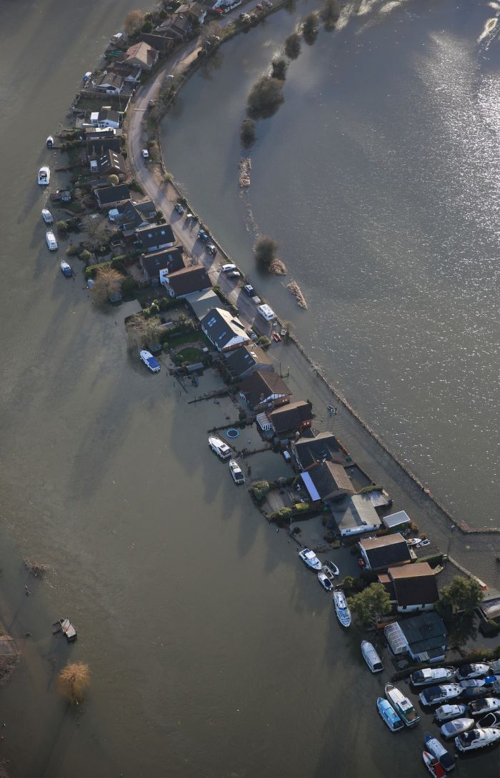 Thames Flooding (37 pics)