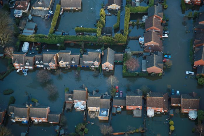 Thames Flooding (37 pics)