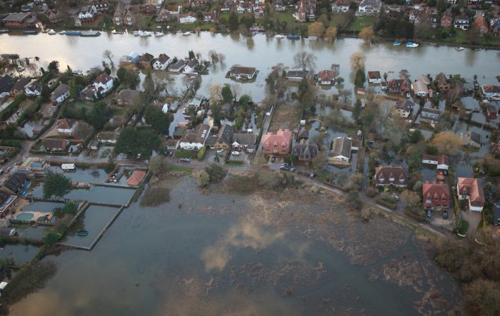 Thames Flooding (37 pics)