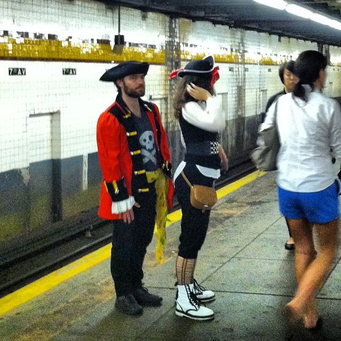 Subway Couture (56 pics)