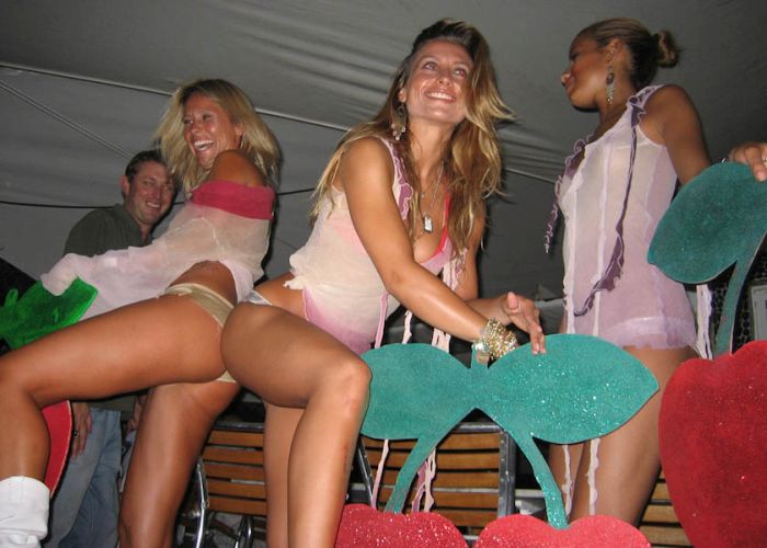 Drunk Party Girls (48 pics)