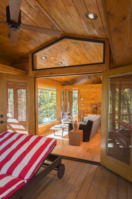 Cabin in the Woods (12 pics)