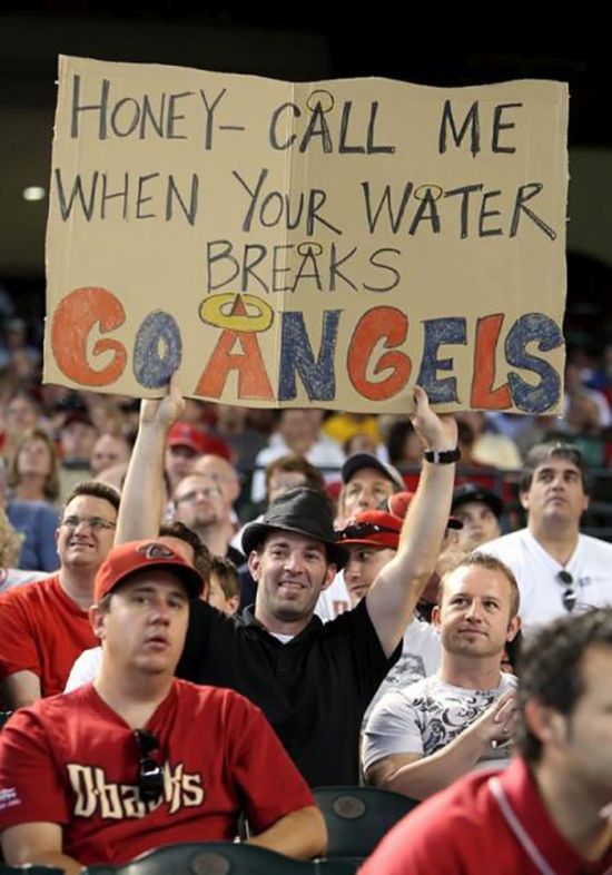 Awesome Sporting Event Signs (26 pics)