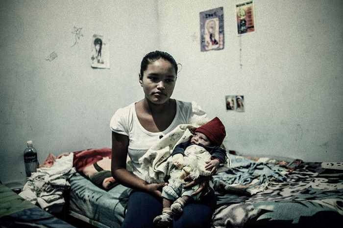 Teen Mothers in Honduras (33 pics)