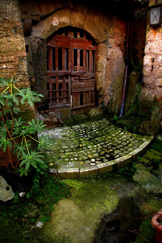 Abandoned Places (25 pics)