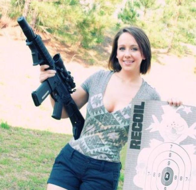 Girls and Guns (65 pics)