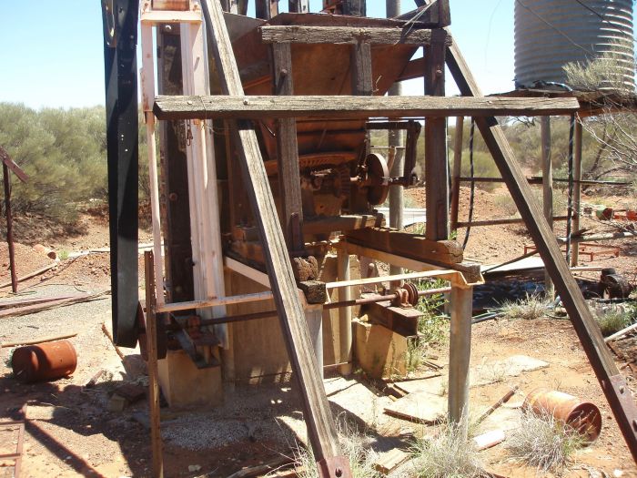 Abandoned Gold Mine (33 pics)