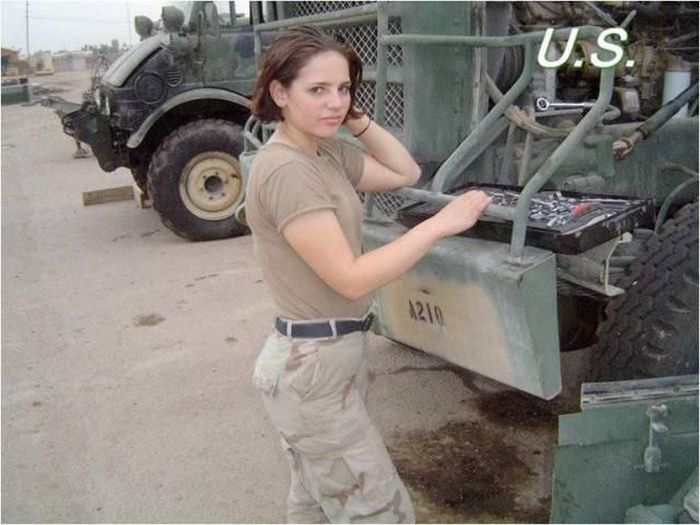 Army Girls (33 pics)