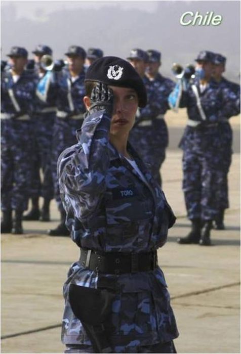 Army Girls (33 pics)