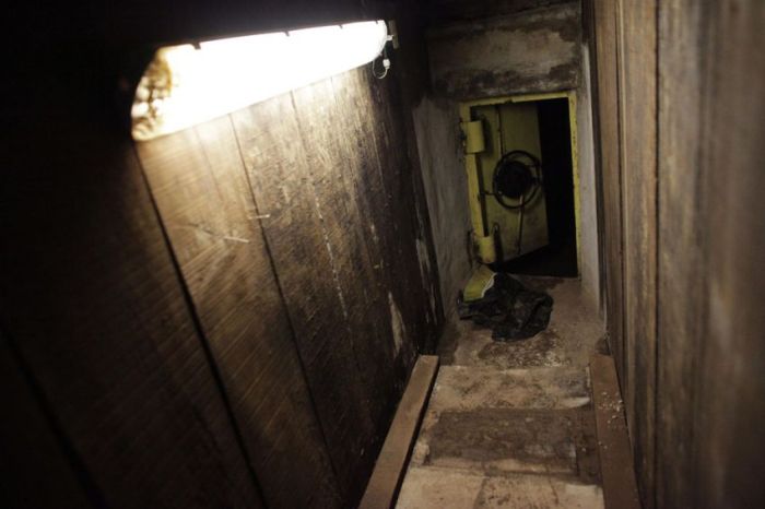 El Chapo's Secret Tunnels (13 pics)