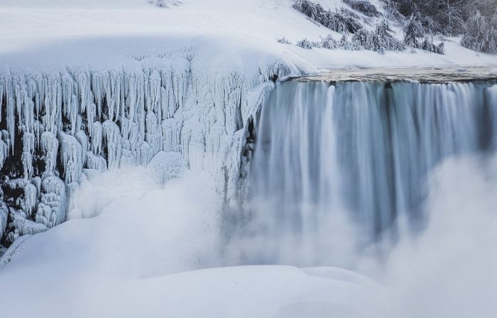 Niagara Falls is Frozen Again (15 pics)