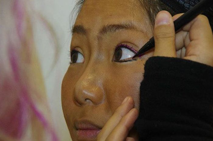 Gyaru Makeover is a Popular Trend in Japan (16 pics)